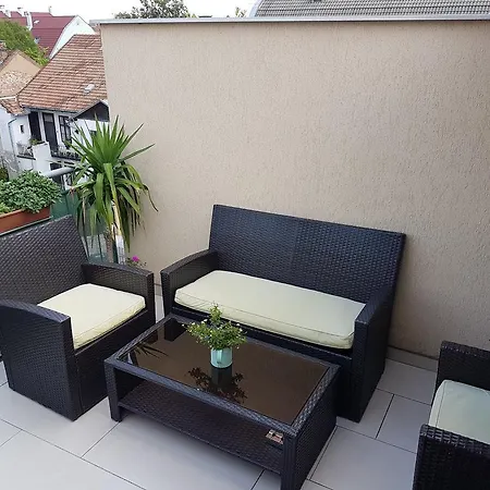Hetvezer Penthouse Apartament