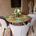 Hetvezer Penthouse Apartamento *